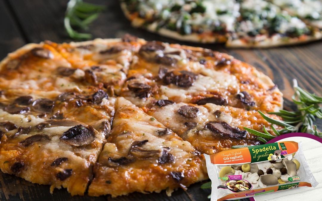 Pizza con Funghi Trifolati Spadella il gusto - Ricette in cinque minuti